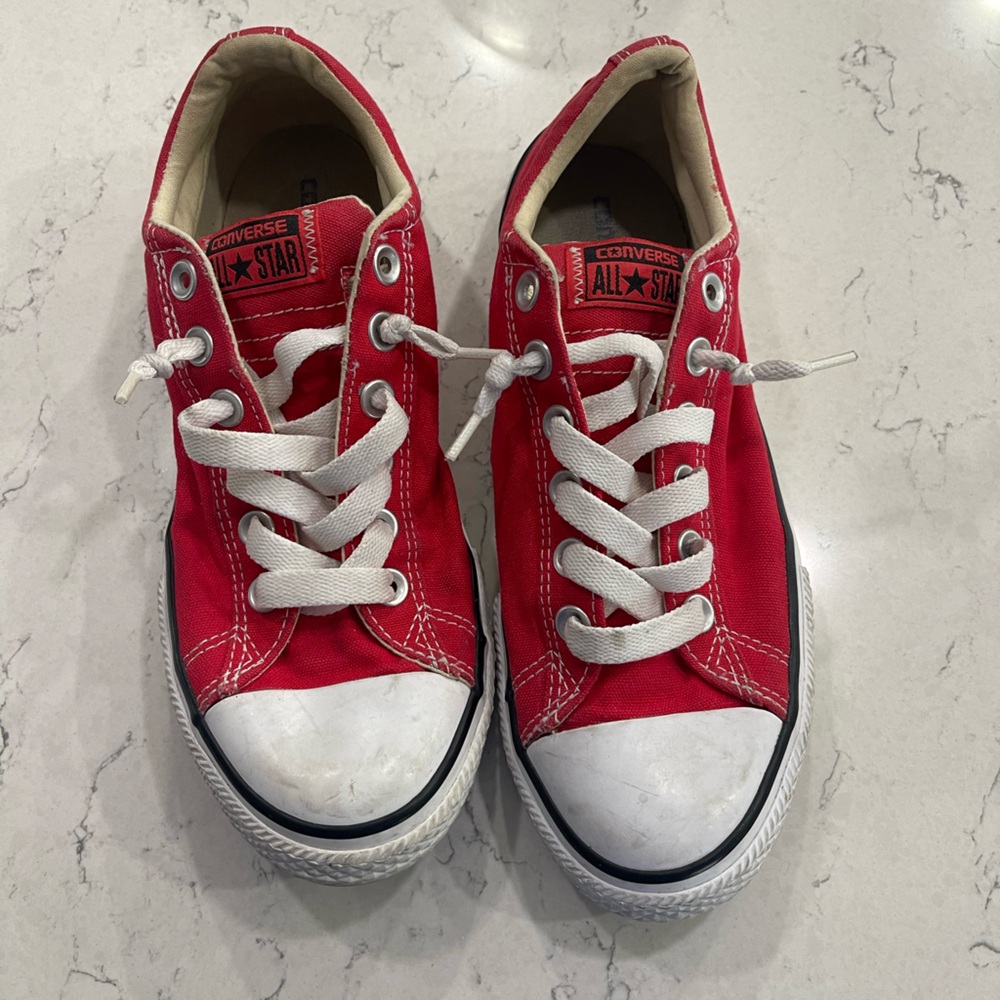 Kids Red Converse youth size 6